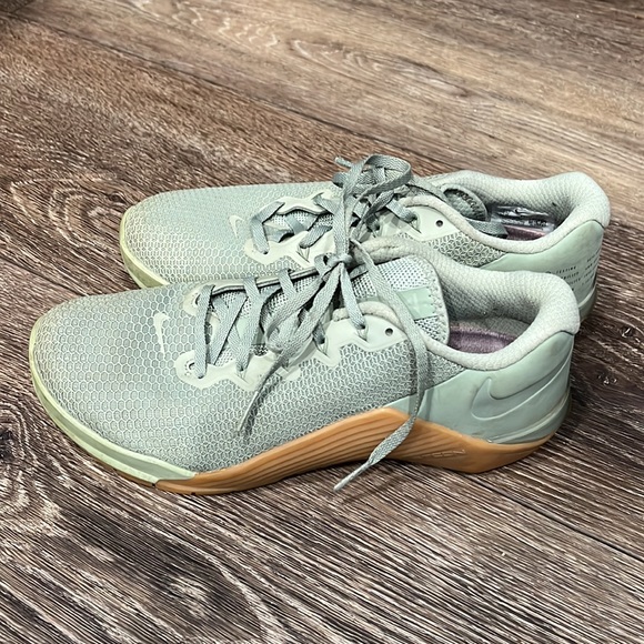 Size  8.5- Mens Nike Metcon 5 Jade Horizon Green Training Shoes - Picture 4 of 8